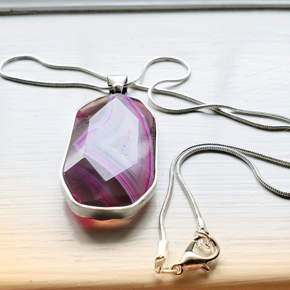 Beautiful pink agate stone necklace - Picture 4 of 4